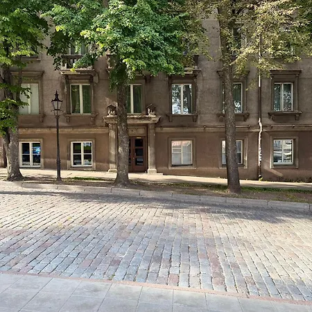 Dictumfactum Niguliste Charm Daire *